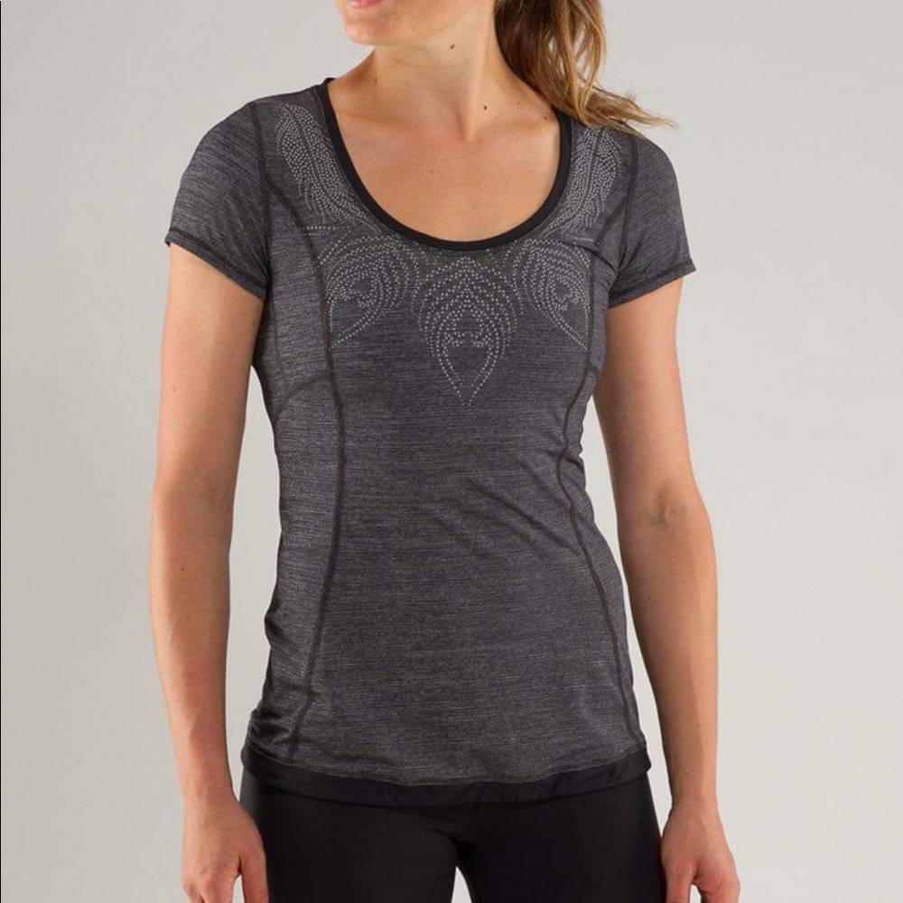 LULULEMON Run Silver Bullet Short Sleeve Tech Women’s Size 2